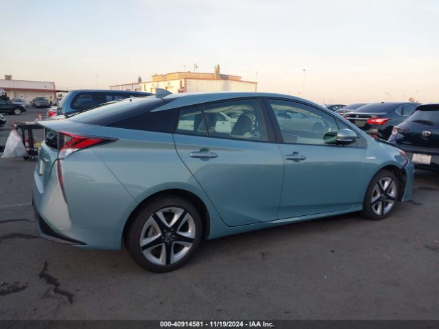 JTDKARFU7H3033477 Toyota Prius Three Touring