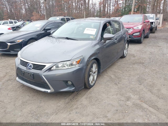 Lexus CT 200H 2014 JTHKD5BH4E2195351 Image 2