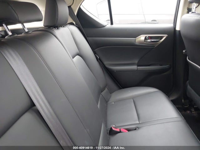Lexus CT 200H 2014 JTHKD5BH4E2195351 Image 8