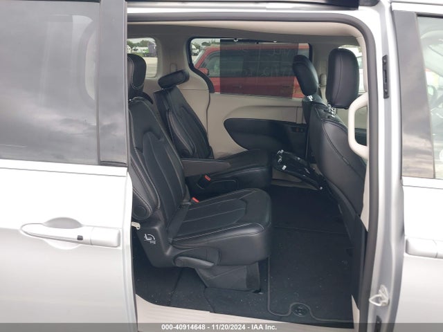 Chrysler Pacifica Touring L 2024 2C4RC1BGXRR132135 Image 8