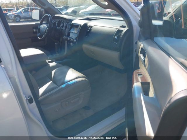 2011 TOYOTA SEQUOIA 5TDDY5G10BS052928 Photo 4