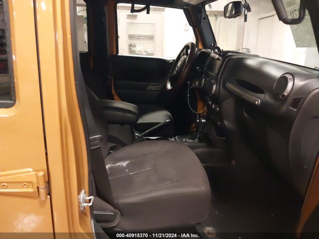 1C4BJWDG1EL250594 Jeep Wrangler Unlimited Sport