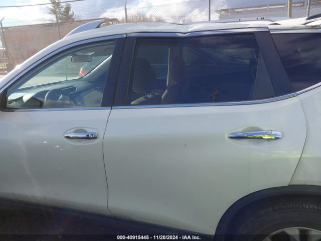 KNMAT2MV5GP720764 Nissan ROGUE SV
