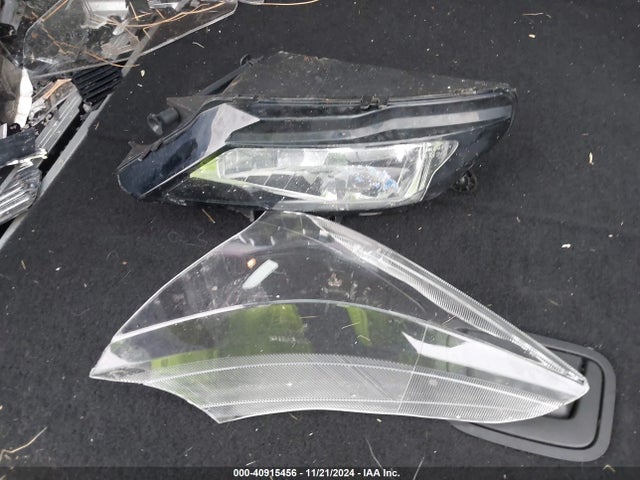 W04GV8SX9J1174499 Buick Regal Tourx Essence