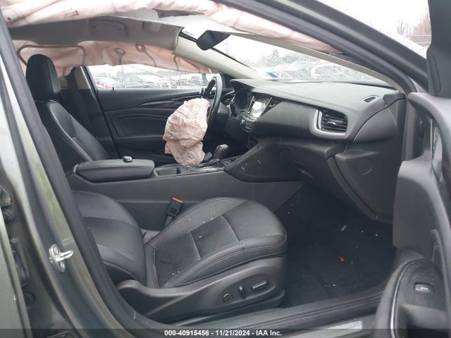 W04GV8SX9J1174499 Buick Regal Tourx Essence