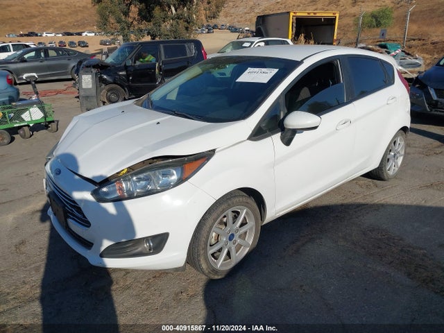 Ford FIESTA SE 2019 3FADP4EJ4KM133825 Image 2