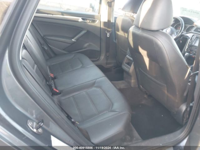 1VWDT7A38HC026458 Volkswagen Passat 1.8t R-line