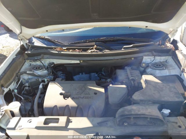 JA4AZ3A37HZ037309 Mitsubishi Outlander Se
