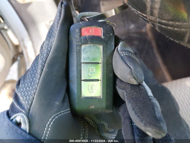 JA4AZ3A37HZ037309 Mitsubishi Outlander Se