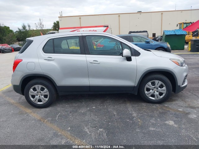 Chevrolet TRAX LS 2018 3GNCJKSB7JL367154 Image 13