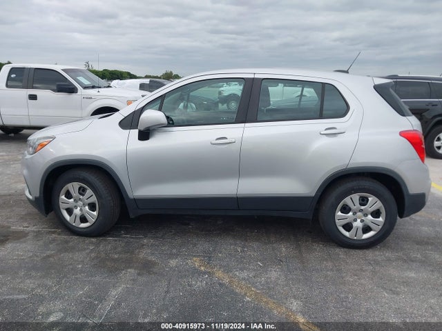 Chevrolet TRAX LS 2018 3GNCJKSB7JL367154 Image 14