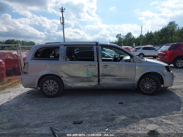 2C4RC1CG6GR239422 Chrysler Town & Country Touring-l Anniversary Edition