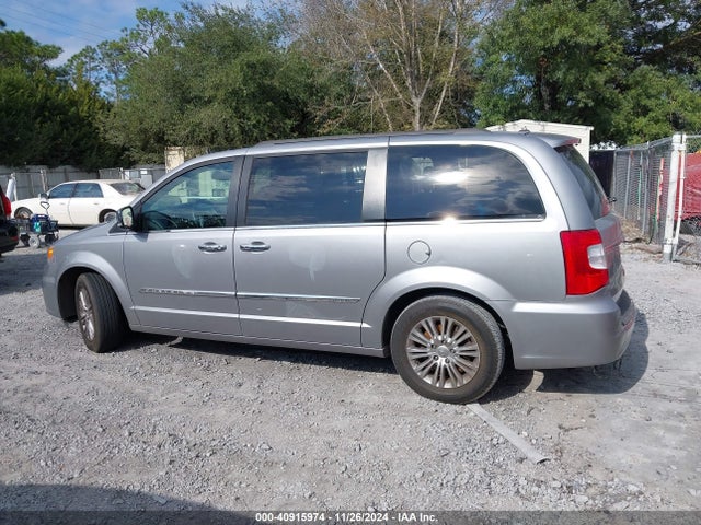 2C4RC1CG6GR239422 Chrysler Town & Country Touring-l Anniversary Edition