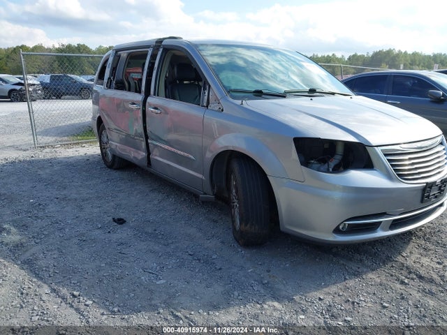 2C4RC1CG6GR239422 Chrysler Town & Country Touring-l Anniversary Edition