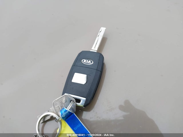 KIA Soul 2016 KNDJN2A28G7242974 Image 11