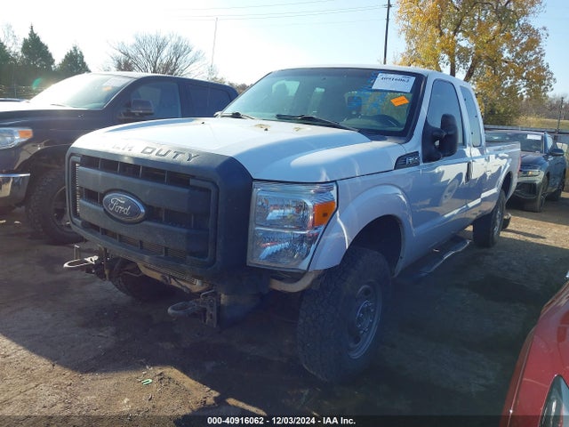 Ford F-250 Xl 2015 1FT7X2B67FEB33227 Image 2