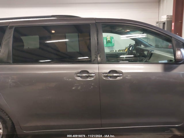 Toyota Sienna Xle 8 Passenger 2015 5TDYK3DC0FS630593 Image 13