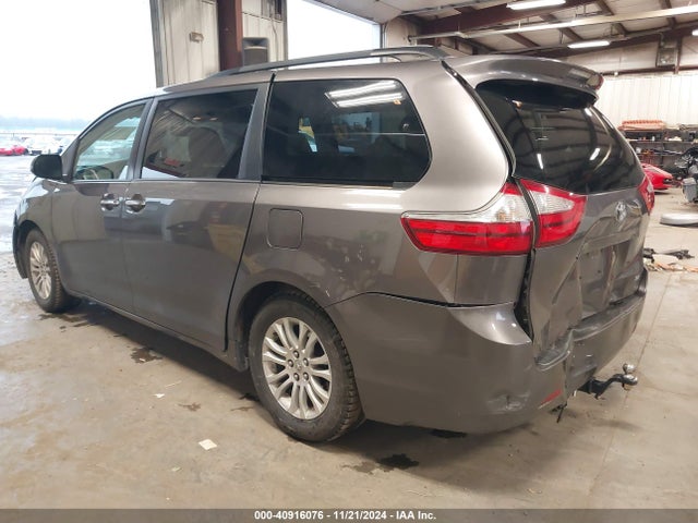 Toyota Sienna Xle 8 Passenger 2015 5TDYK3DC0FS630593 Image 3