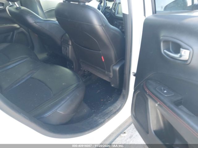 3C4NJDDB4KT748018 Jeep Compass Trailhawk 4x4
