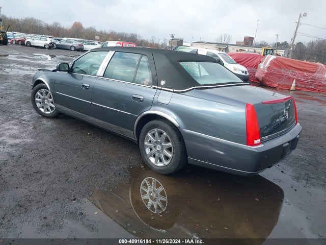 2010 CADILLAC DTS 1G6KH5EY1AU116866 Photo 2