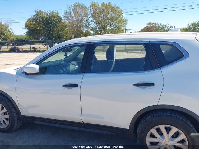 Nissan ROGUE S 2017 JN8AT2MT5HW141185 Image 14