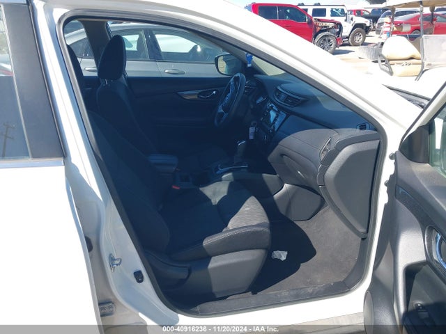 Nissan ROGUE S 2017 JN8AT2MT5HW141185 Image 5
