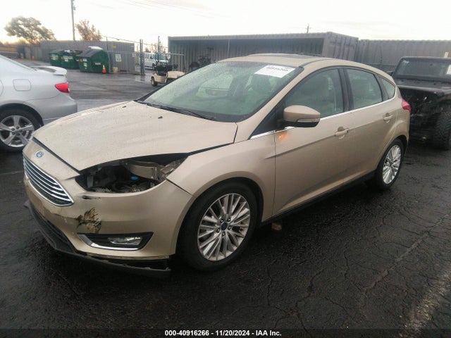 Ford Focus Titanium 2017 1FADP3N22HL272686 Image 2