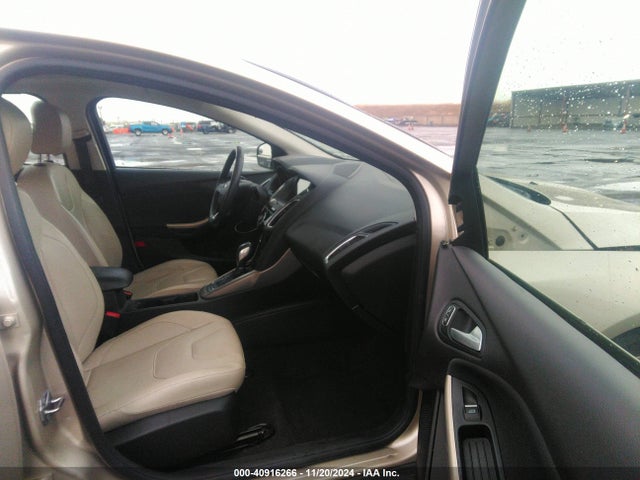 Ford Focus Titanium 2017 1FADP3N22HL272686 Image 5