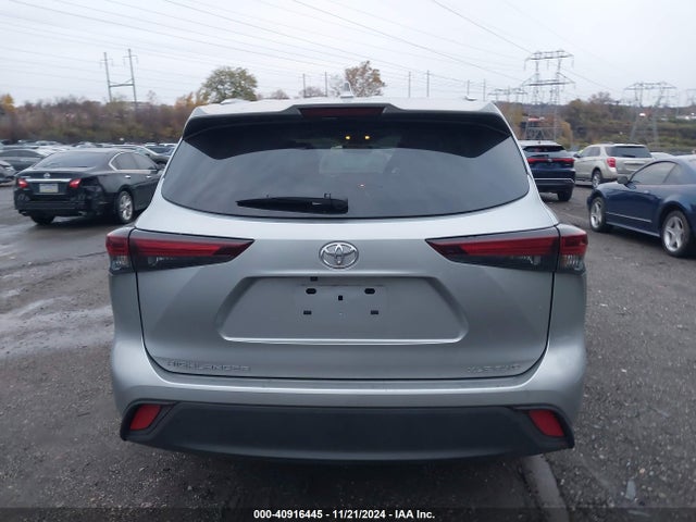 5TDKDRBH2RS543414 Toyota Highlander Xle