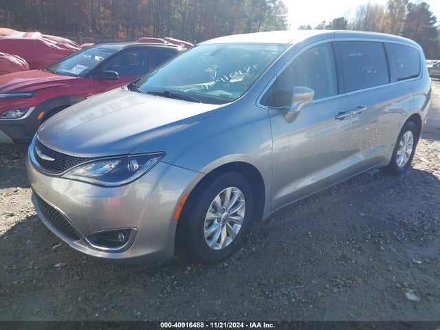 Chrysler Pacifica Touring Plus 2018 2C4RC1FG2JR100536 Image 2