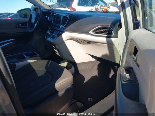 Chrysler Pacifica Touring Plus 2018 2C4RC1FG2JR100536 Image 5