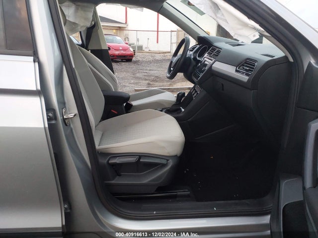 3VV0B7AX8KM162815 Volkswagen Tiguan 2.0t S
