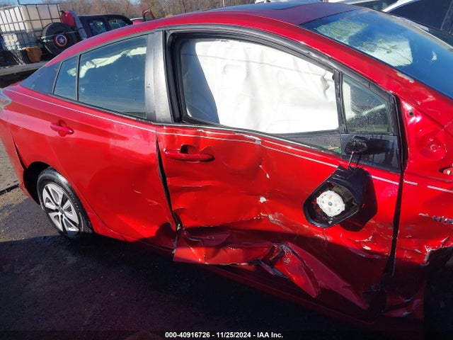 Toyota Prius Three 2016 JTDKARFU1G3527381 Image 13