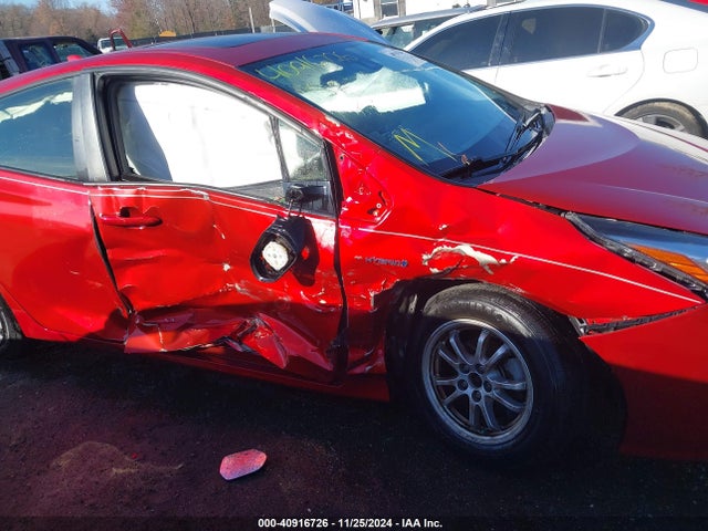 JTDKARFU1G3527381 Toyota Prius Three