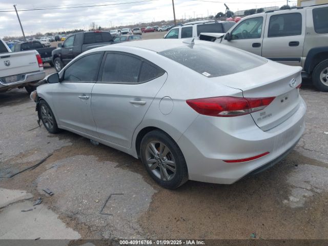 5NPD84LF5JH220305 Hyundai ELANTRA SEL
