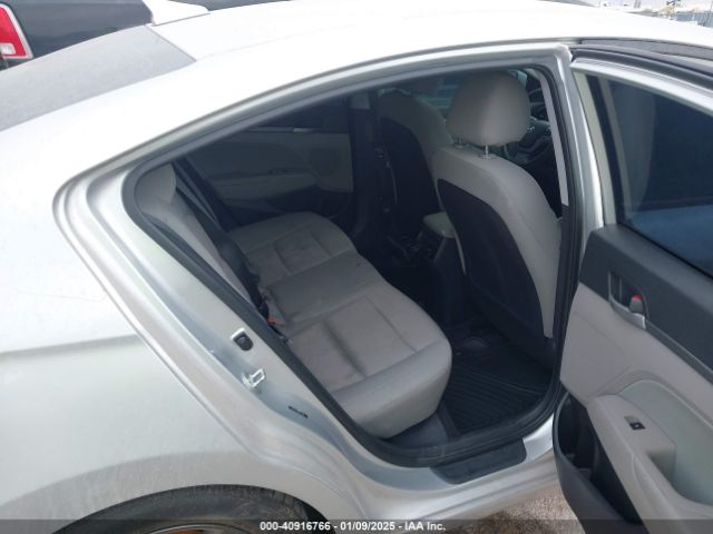 5NPD84LF5JH220305 Hyundai ELANTRA SEL