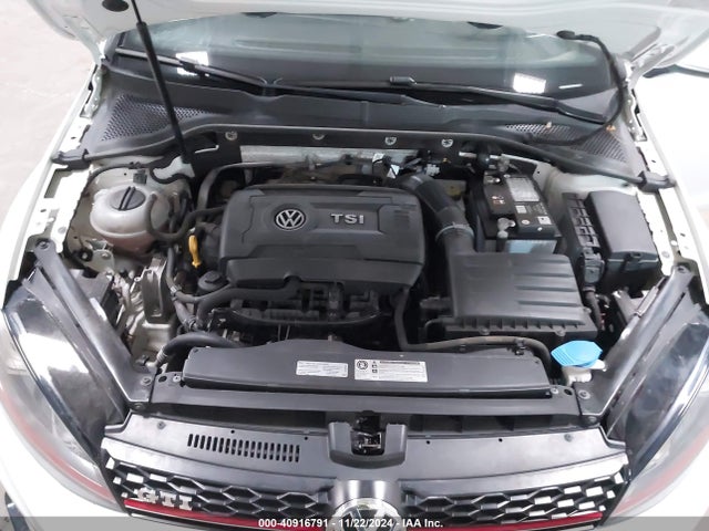 3VW4T7AU8GM025073 Volkswagen Golf Gti Se 4-door