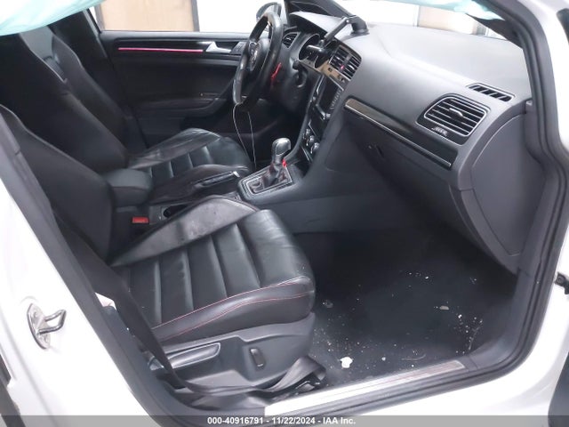 3VW4T7AU8GM025073 Volkswagen Golf Gti Se 4-door