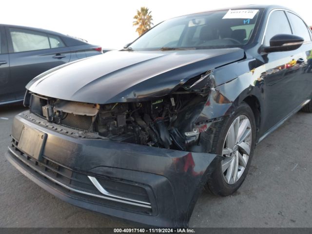 1VWBA7A32JC040746 Volkswagen Passat 2.0t Se