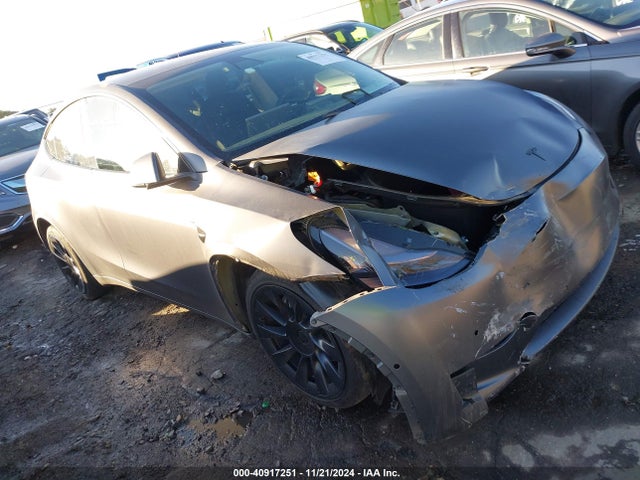 2021 TESLA MODEL Y 5YJYGDEE8MF198490 Photo 0