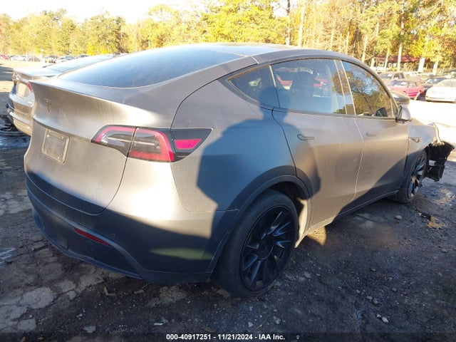 2021 TESLA MODEL Y 5YJYGDEE8MF198490 Photo 3