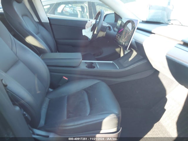 2021 TESLA MODEL Y 5YJYGDEE8MF198490 Photo 4