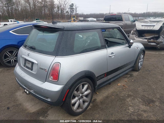 2005 MINI COOPER S WMWRE33545TG97180 Photo 3