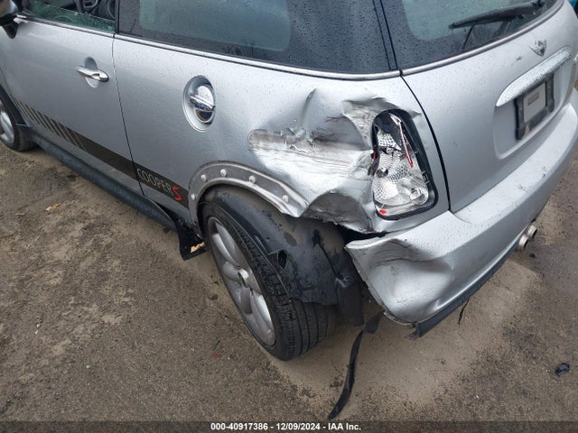 2005 MINI COOPER S WMWRE33545TG97180 Photo 5