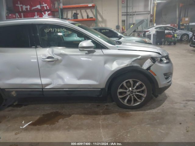 5LMCJ2D95GUJ18295 Lincoln MKC SELECT