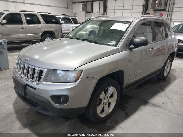 Jeep Compass Sport 2016 1C4NJCBA0GD612079 Image 2