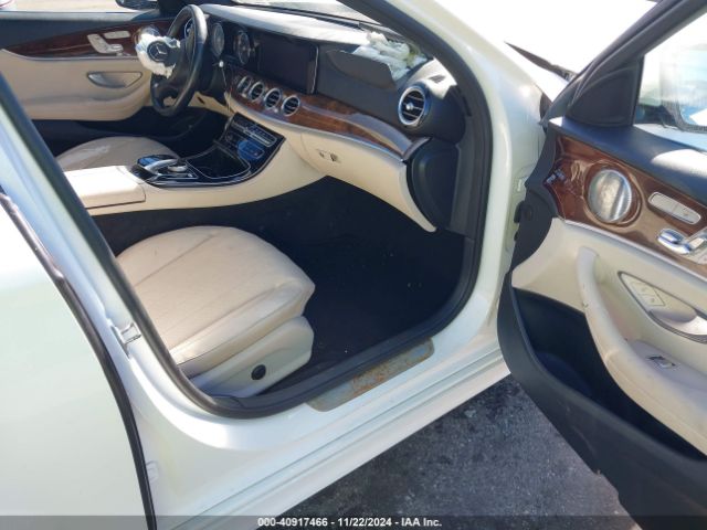 WDDZF4KB4HA056031 Mercedes-Benz E 300 4matic