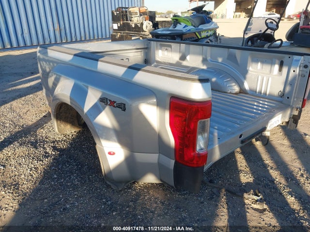 Ford Drw Super Duty 2022 22 FORD TRUCK BED Image 3