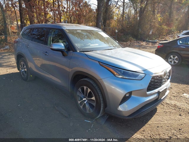 Toyota Highlander Xle 2021 5TDGZRBH7MS133403 Image 1