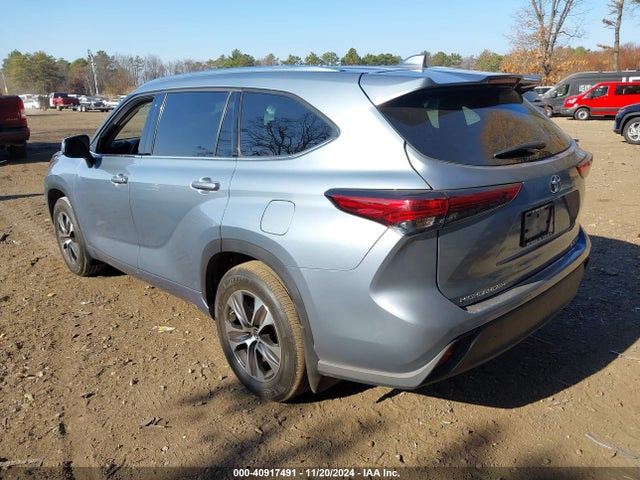 Toyota Highlander Xle 2021 5TDGZRBH7MS133403 Image 3